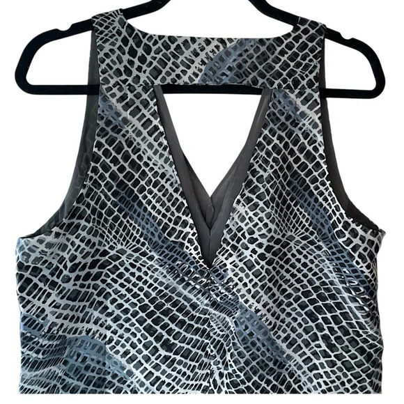 BANANA REPUBLIC NWOT LAYERED OPEN BACK TANK TOP BLOUSE GRAY BLACK | MEDIUM - Picture 6 of 8